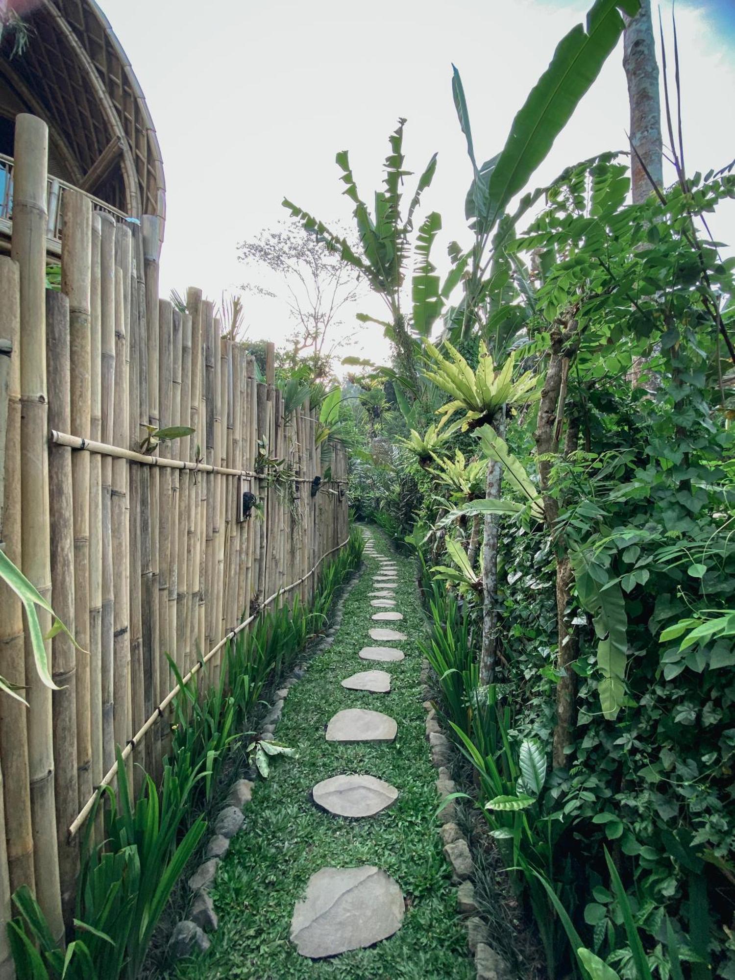 Вилла Alamvaya Bali Bamboo House Сидемен Экстерьер фото