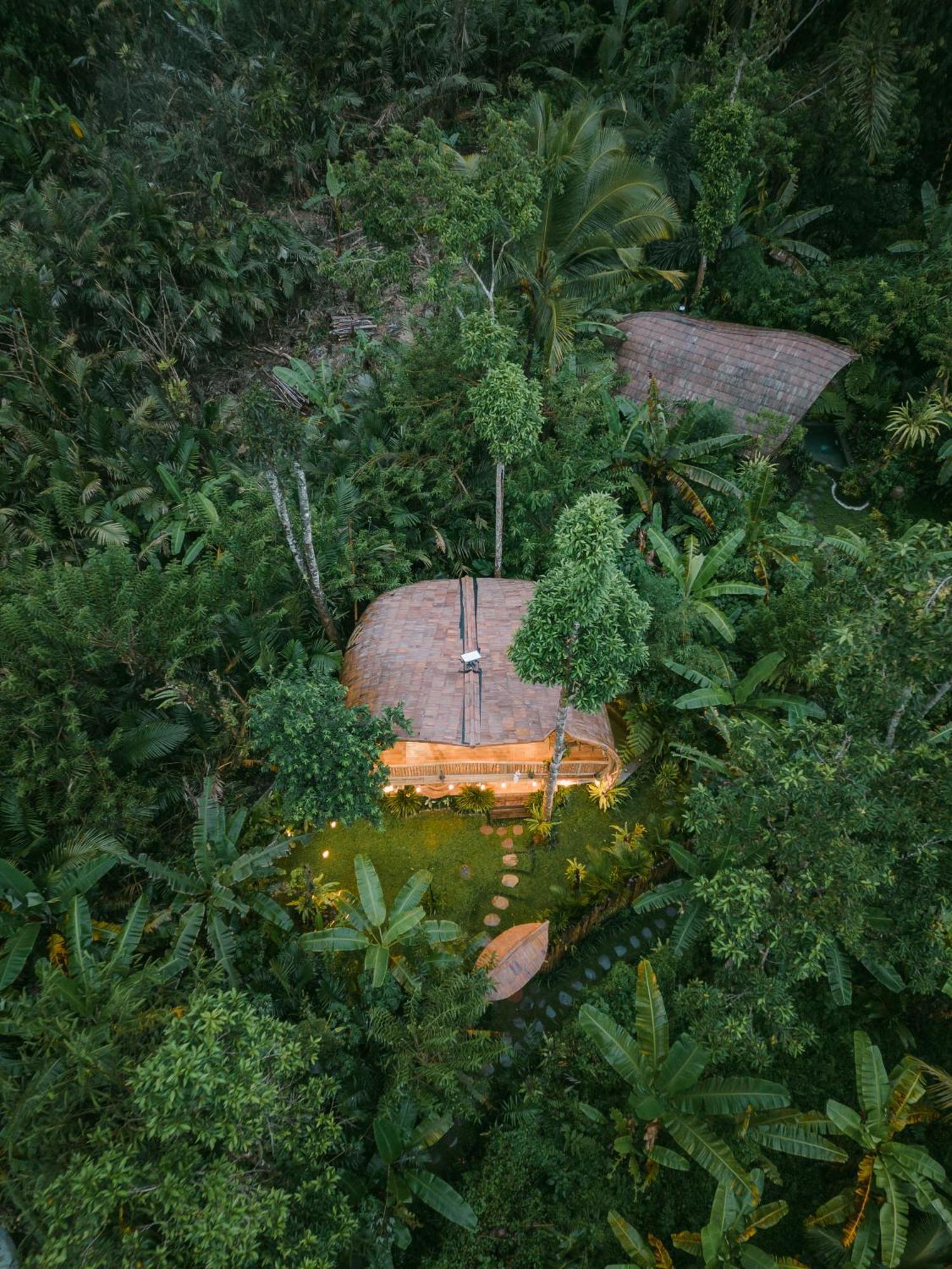 Вилла Alamvaya Bali Bamboo House Сидемен Экстерьер фото