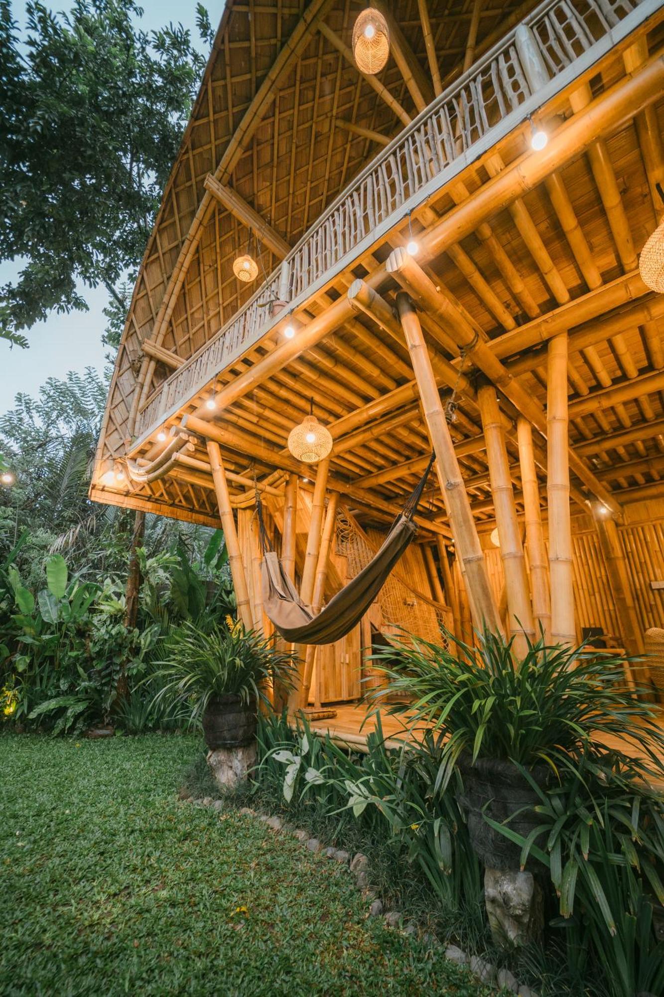 Вилла Alamvaya Bali Bamboo House Сидемен Экстерьер фото